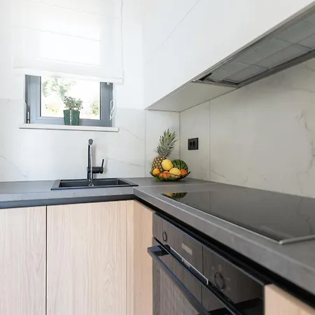 Bura&jugo アパート プラット